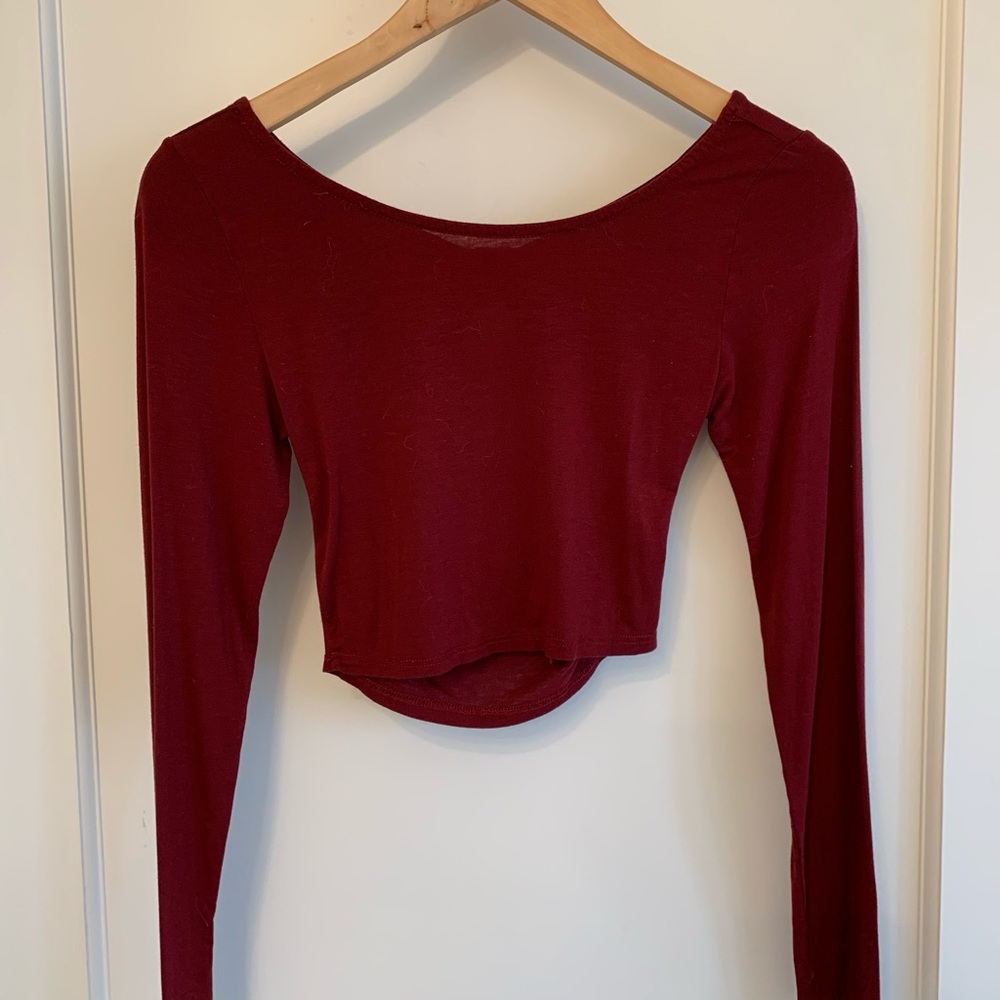 Long sleeved open back crop top